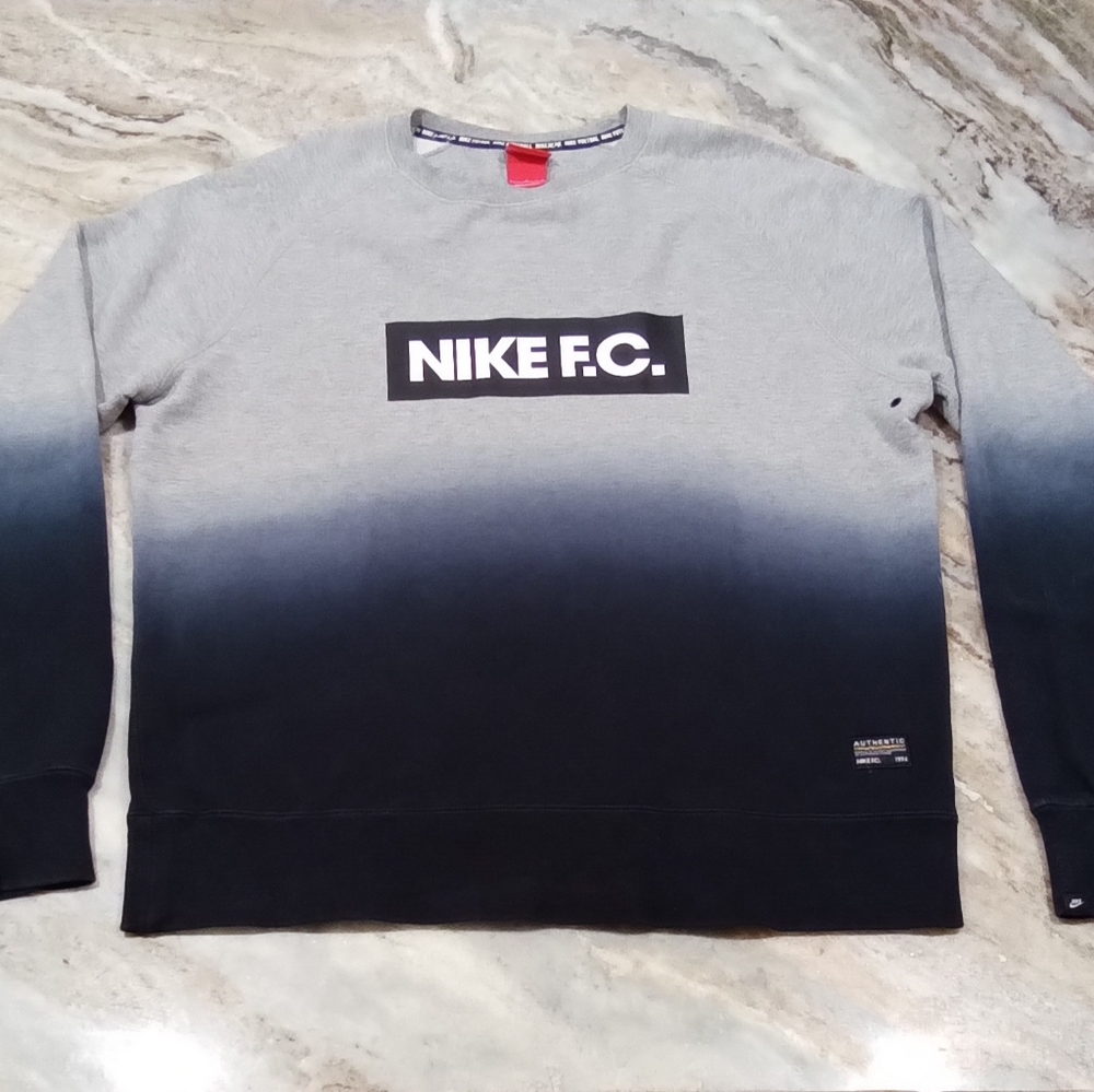Nike Fùtbol Club crew neck sweatshirt